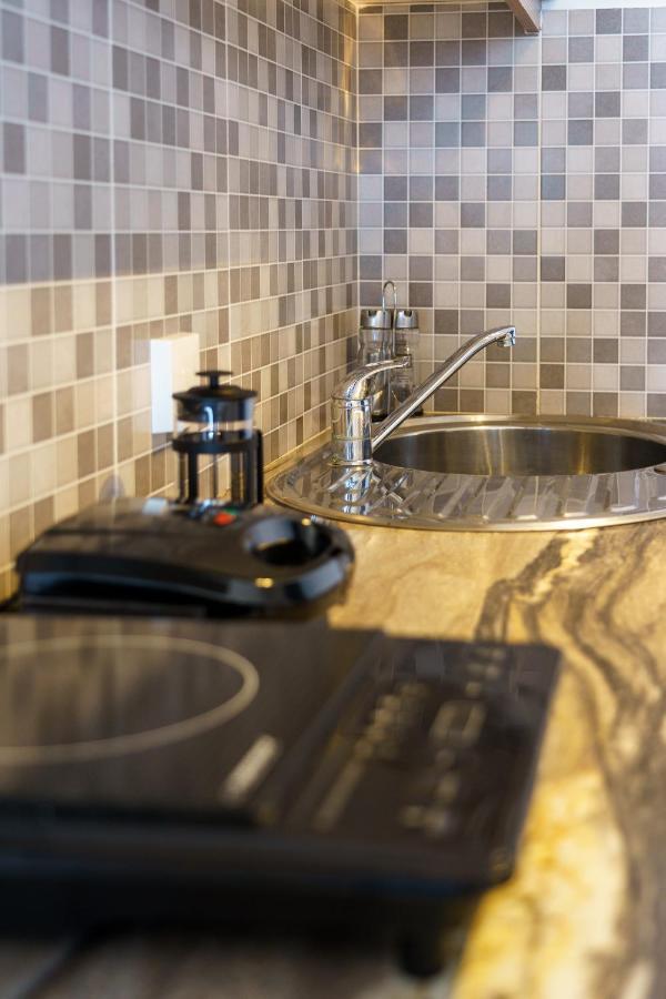 Marousi Suites Периса Екстериор снимка
